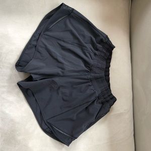 Lululemon hotty hot short long 4’’